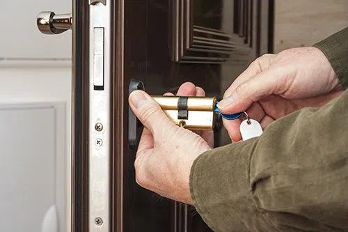 Beavercreek OH Locksmiths Store Beavercreek, OH 937-329-9905 Beavercreek OH Locksmiths Store Beavercreek, OH 937-329-9905 - emergency-unlock